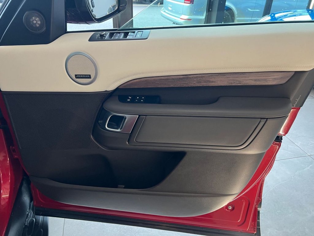 Used Land Rover Discovery 2018 for sale - 77319632: Photo 32