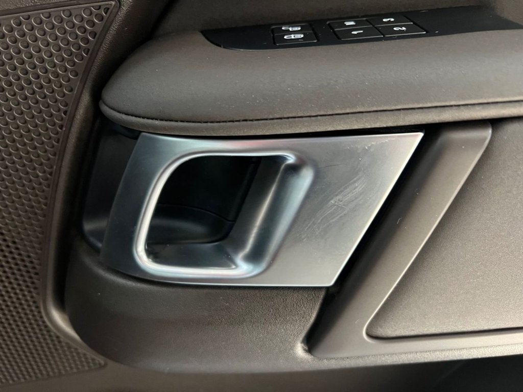 Used Land Rover Discovery 2018 for sale - 77319632: Photo 34