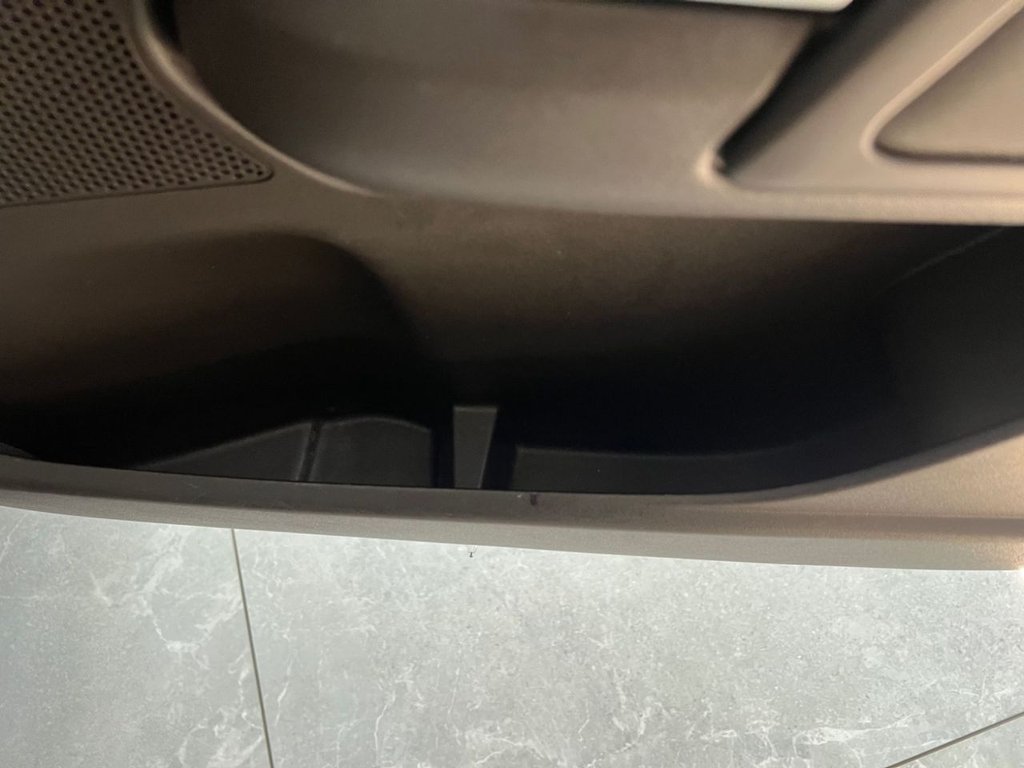 Used Land Rover Discovery 2017 for sale - 77384597: Photo 30