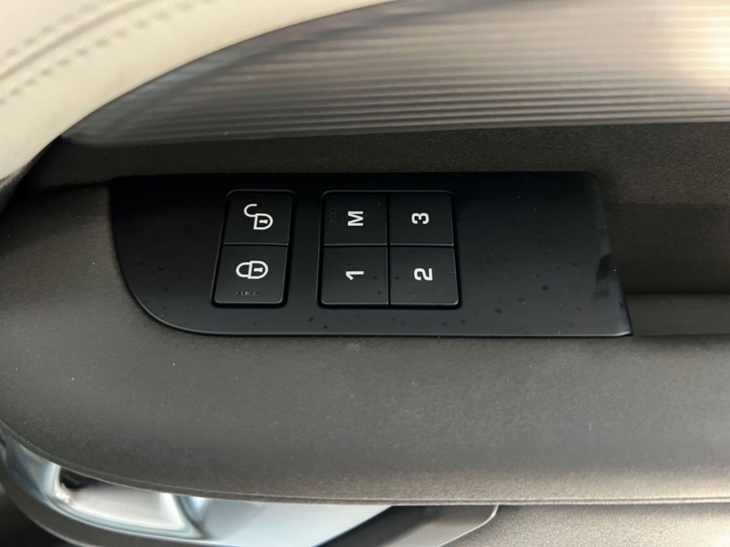 Used Land Rover Discovery 2017 for sale - 77384597: Photo 33