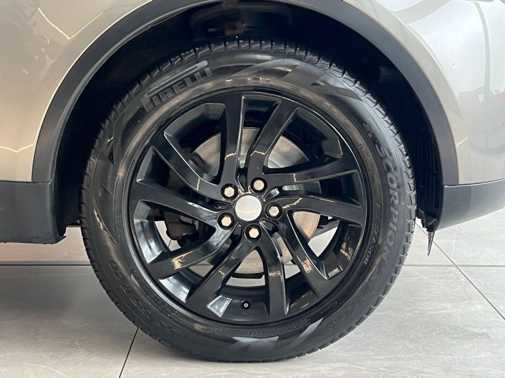 Used Land Rover Discovery 2017 for sale - 77384597: Photo 9