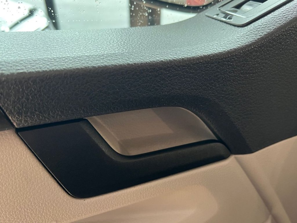 Used Volkswagen Transporter 2016 for sale - 76547222: Photo 29