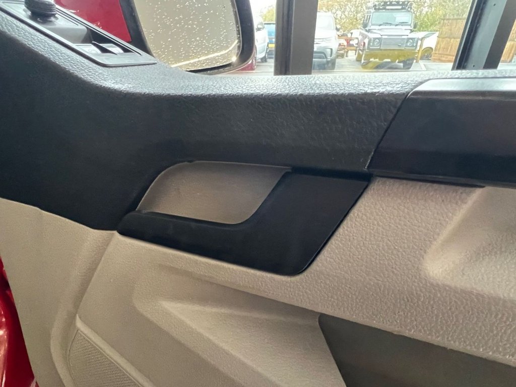 Used Volkswagen Transporter 2016 for sale - 76547222: Photo 42