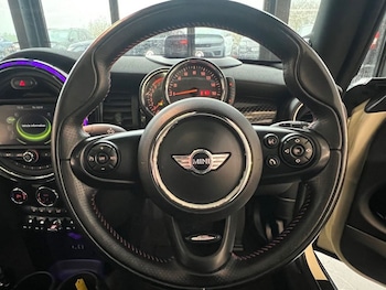 Used Dacia Duster 2022 for sale - 76768679: Photo