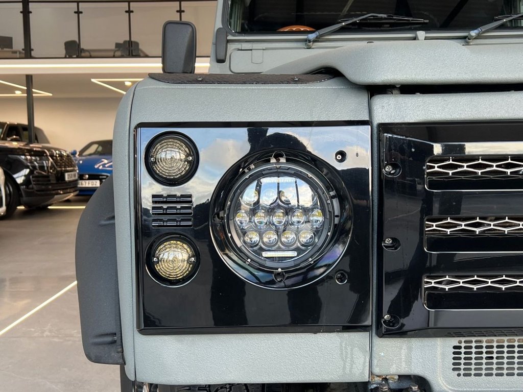 Used Land Rover Defender 2002 for sale - 76934614: Photo 18