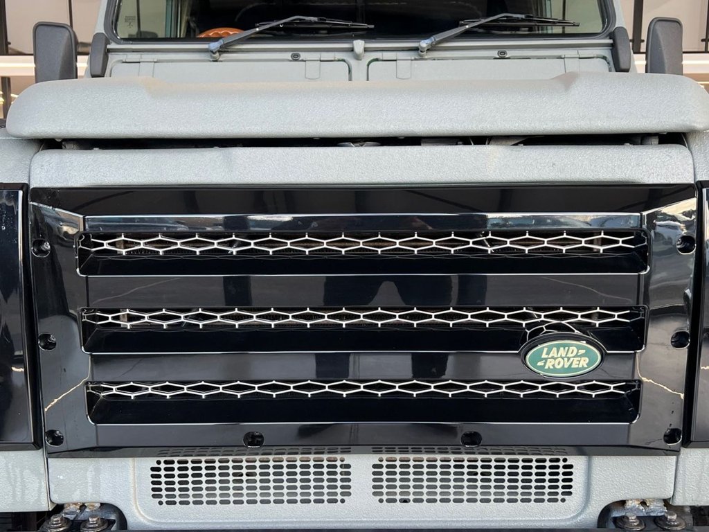 Used Land Rover Defender 2002 for sale - 76934614: Photo 19