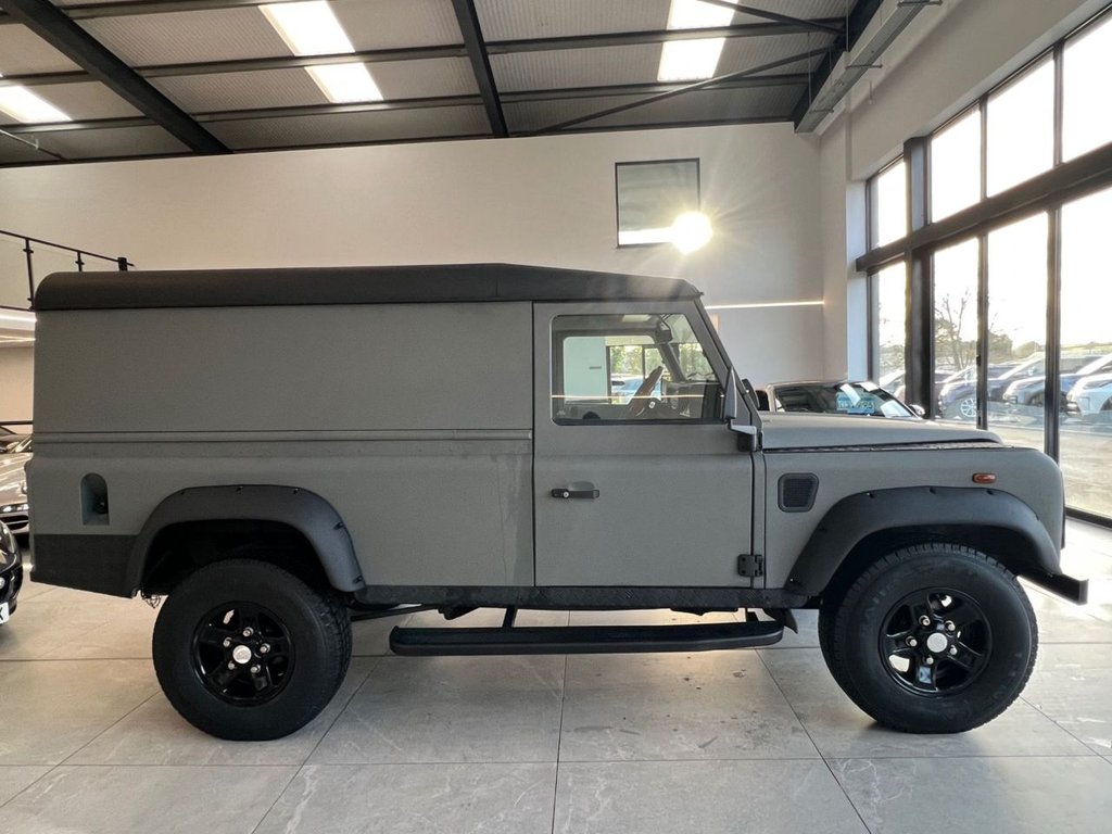 Used Land Rover Defender 2002 for sale - 76934614: Photo 2