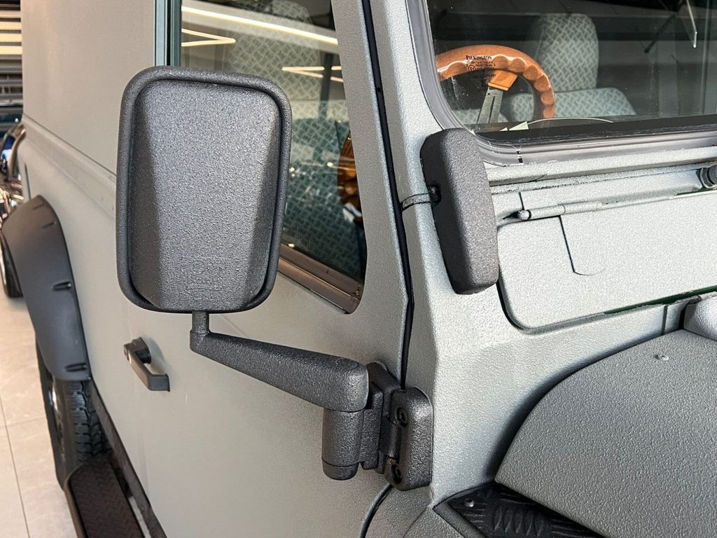 Used Land Rover Defender 2002 for sale - 76934614: Photo 20