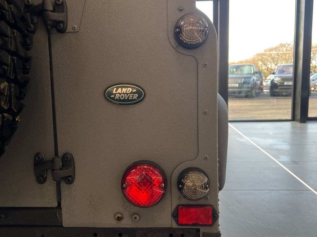 Used Land Rover Defender 2002 for sale - 76934614: Photo 23