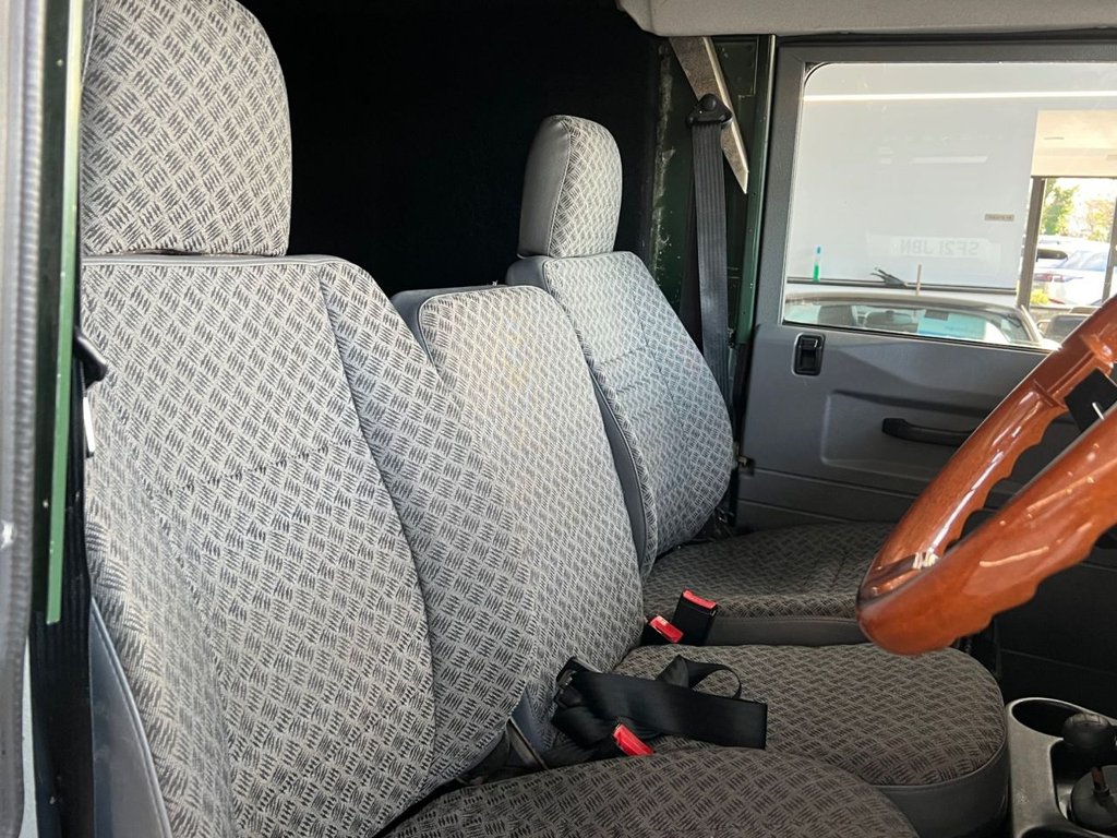 Used Land Rover Defender 2002 for sale - 76934614: Photo 31