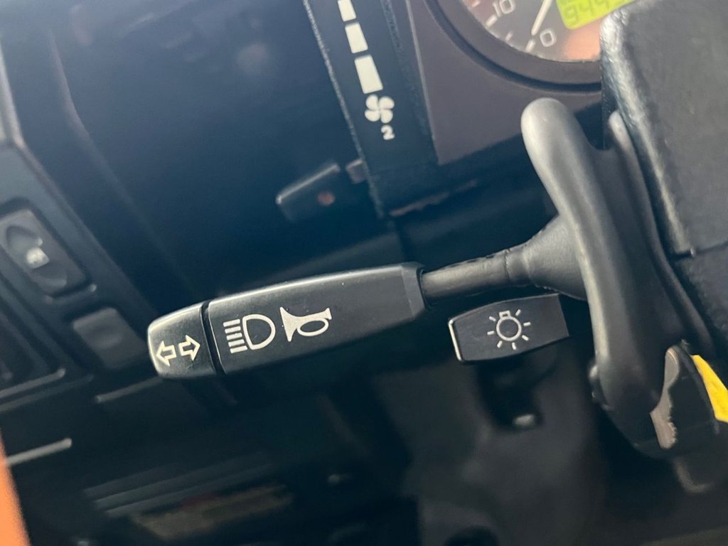 Used Land Rover Defender 2002 for sale - 76934614: Photo 33