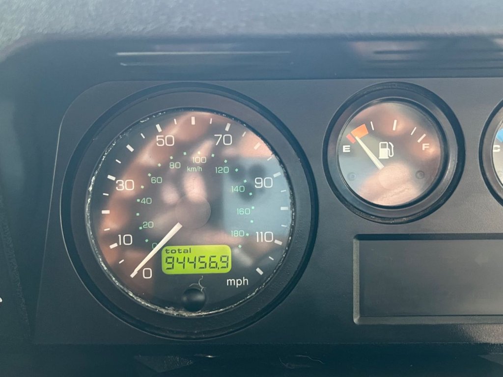 Used Land Rover Defender 2002 for sale - 76934614: Photo 34