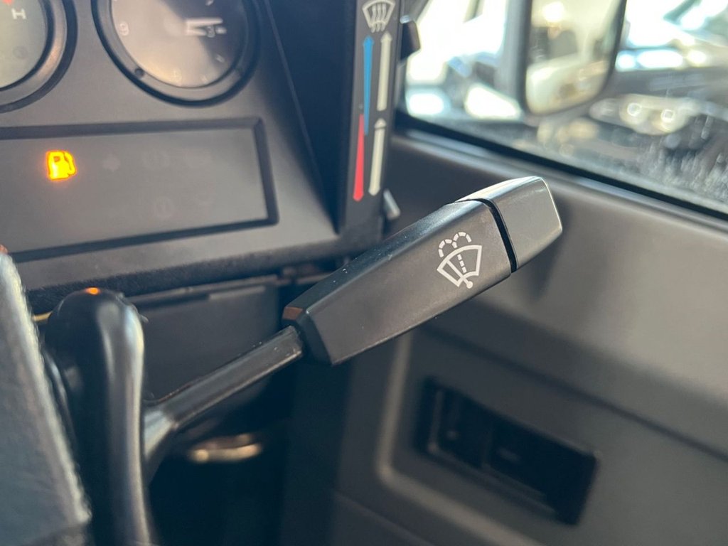 Used Land Rover Defender 2002 for sale - 76934614: Photo 37