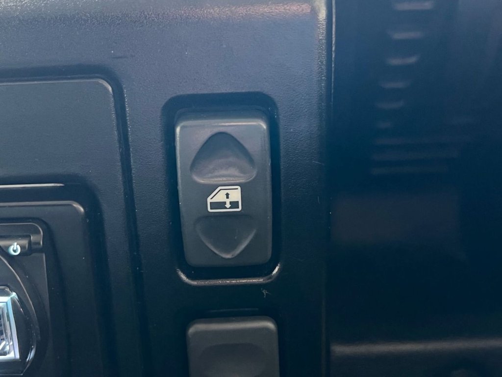 Used Land Rover Defender 2002 for sale - 76934614: Photo 38