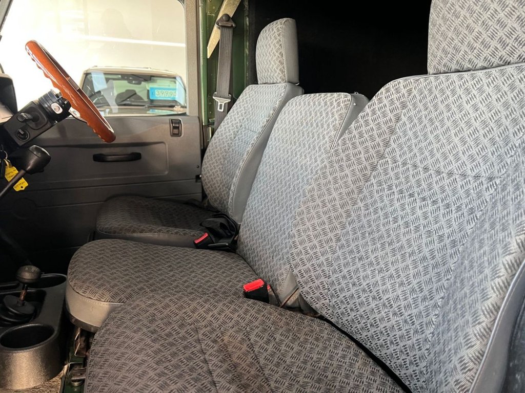 Used Land Rover Defender 2002 for sale - 76934614: Photo 48