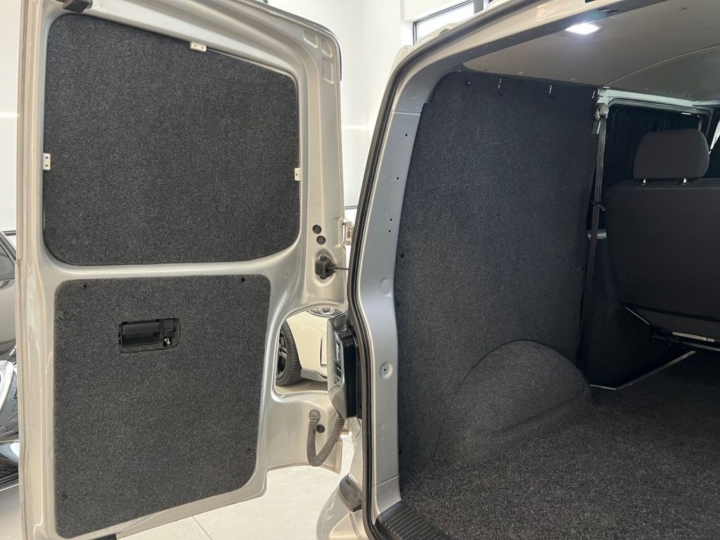 Used Volkswagen Transporter 2019 for sale - 76279776: Photo 25