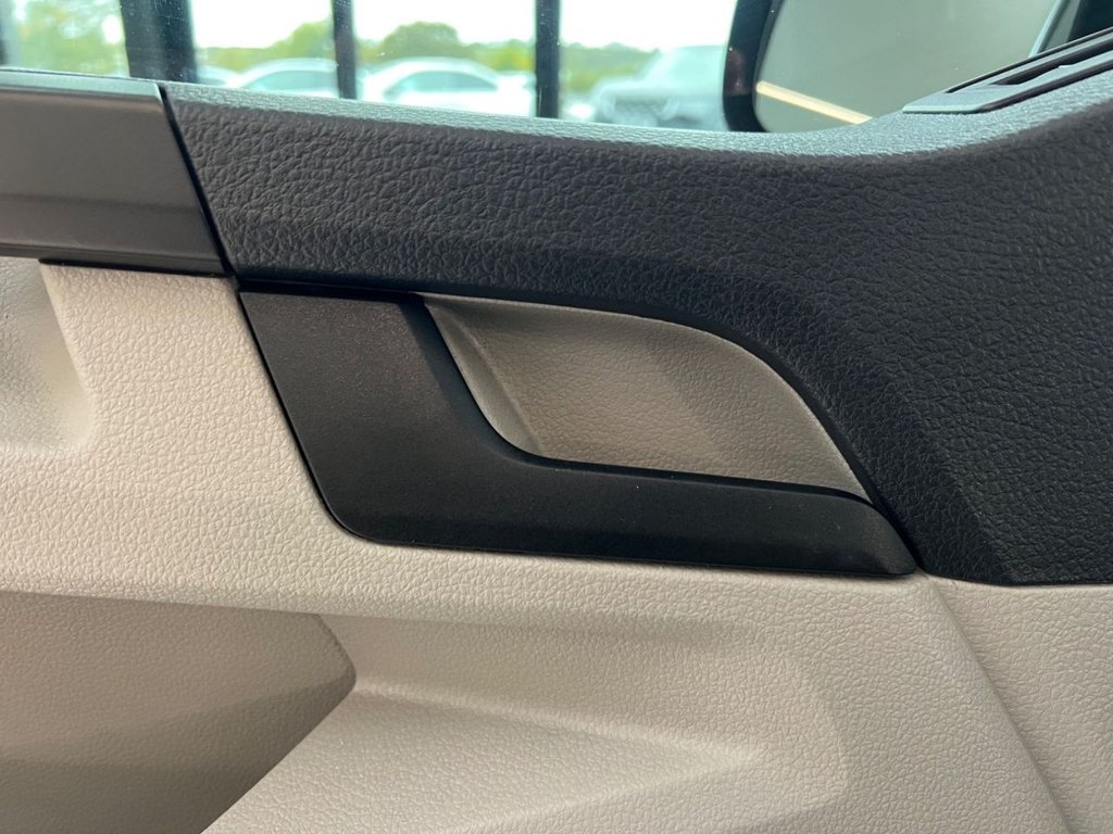 Used Volkswagen Transporter 2019 for sale - 76279776: Photo 32