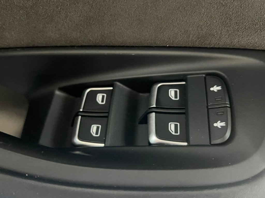 Used Audi RS6 Avant 2017 for sale - 76848218: Photo 31