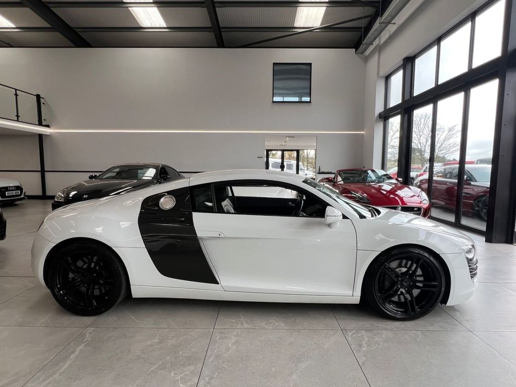 Used Audi R8 2009 for sale - 77660252: Photo 2