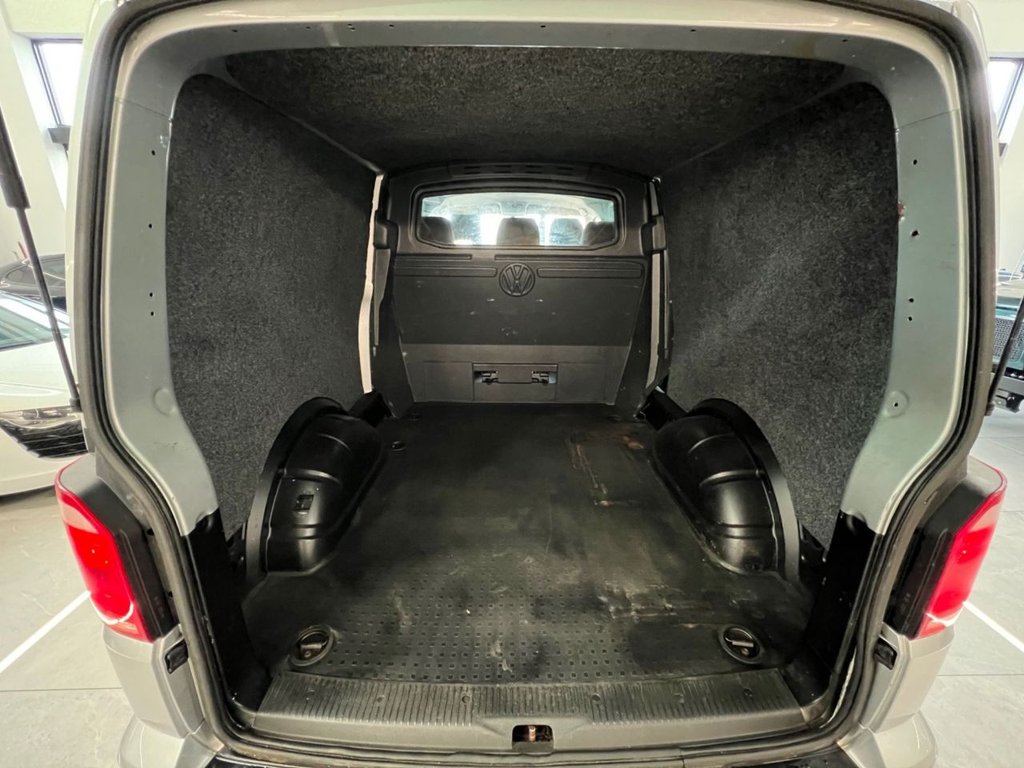 Used Volkswagen Transporter 2018 for sale - 77498617: Photo 15