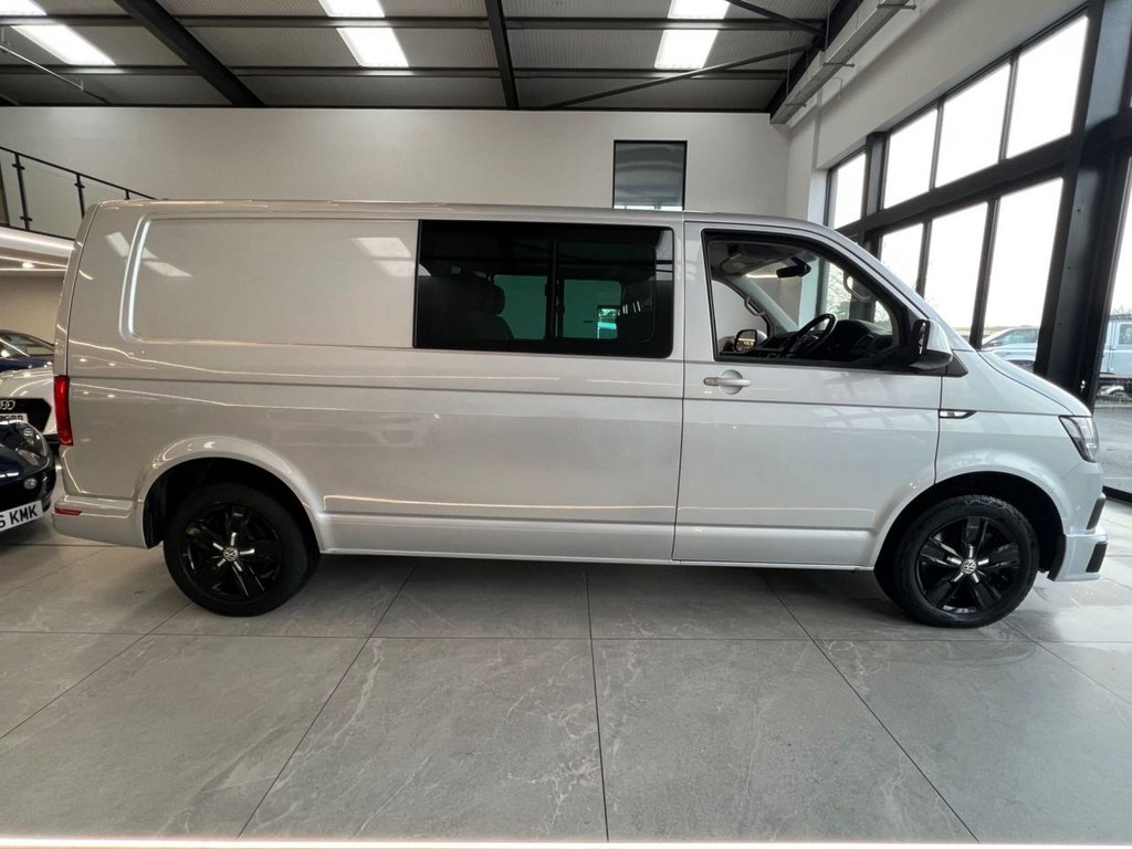 Used Volkswagen Transporter 2018 for sale - 77498617: Photo 2