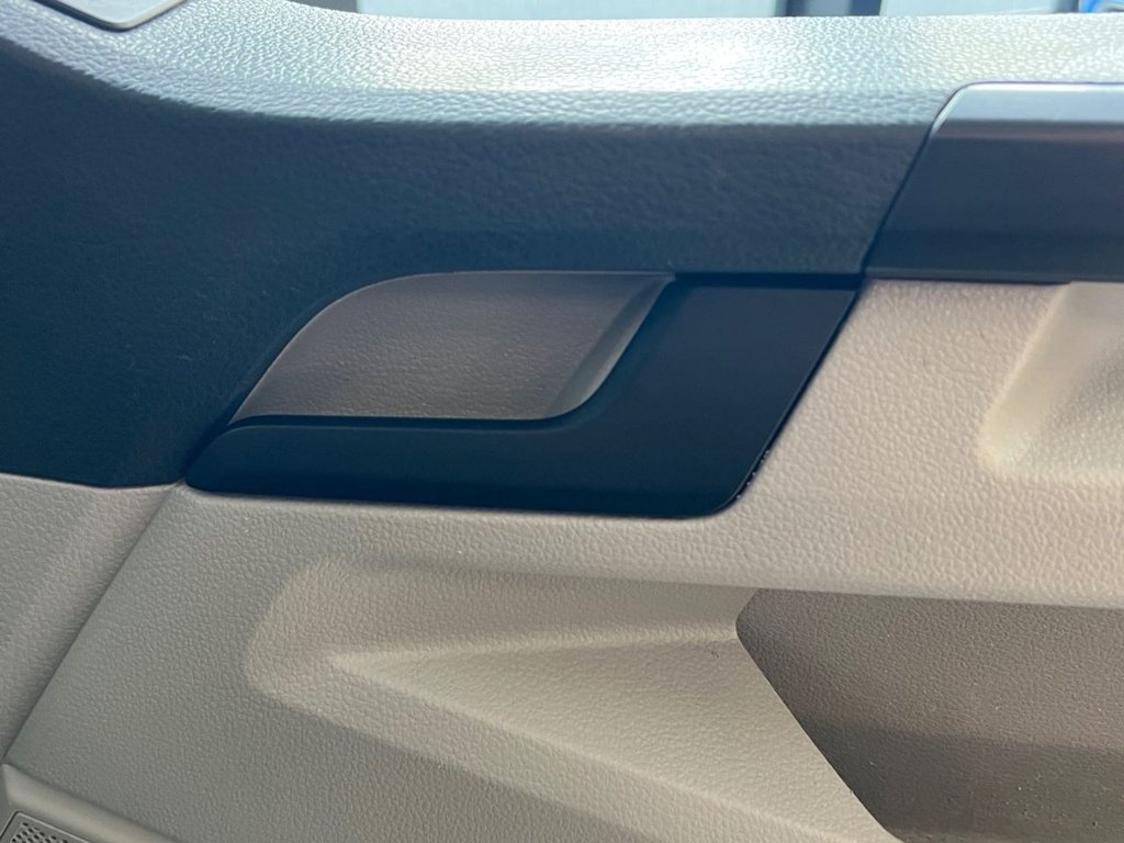 Used Volkswagen Transporter 2018 for sale - 77498617: Photo 28