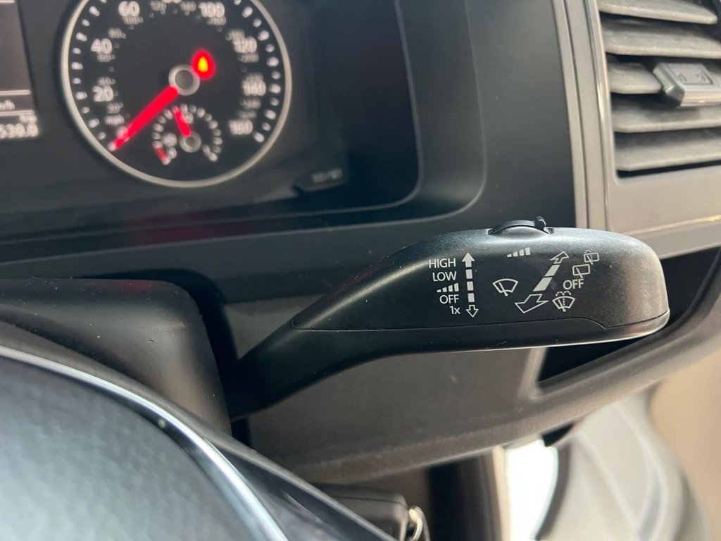 Used Volkswagen Transporter 2018 for sale - 77498617: Photo 36