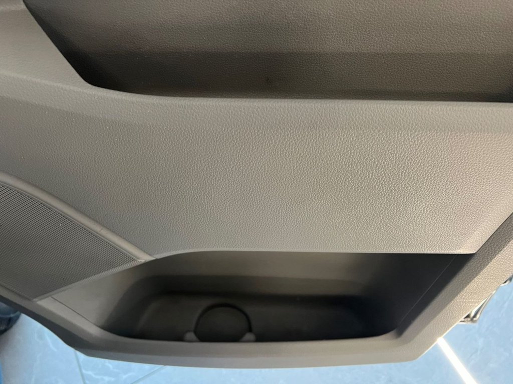 Used Volkswagen Transporter 2019 for sale - 77048904: Photo 31