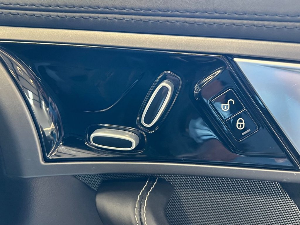 Used Jaguar F-Type 2013 for sale - 76941526: Photo 28