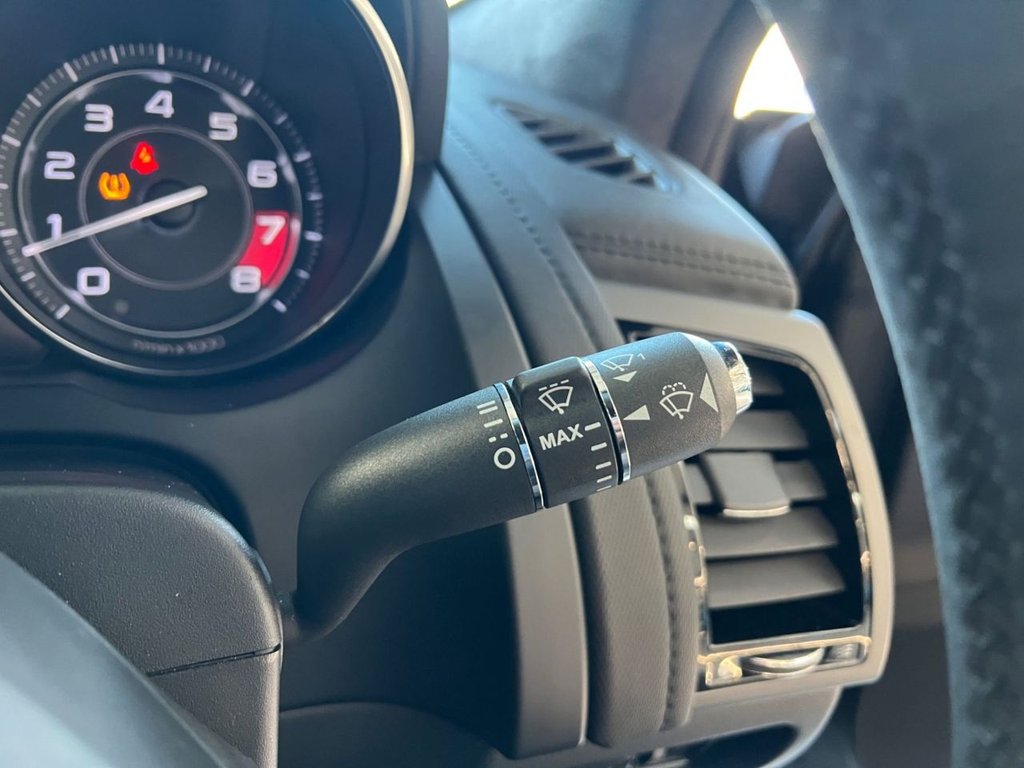 Used Jaguar F-Type 2013 for sale - 76941526: Photo 38