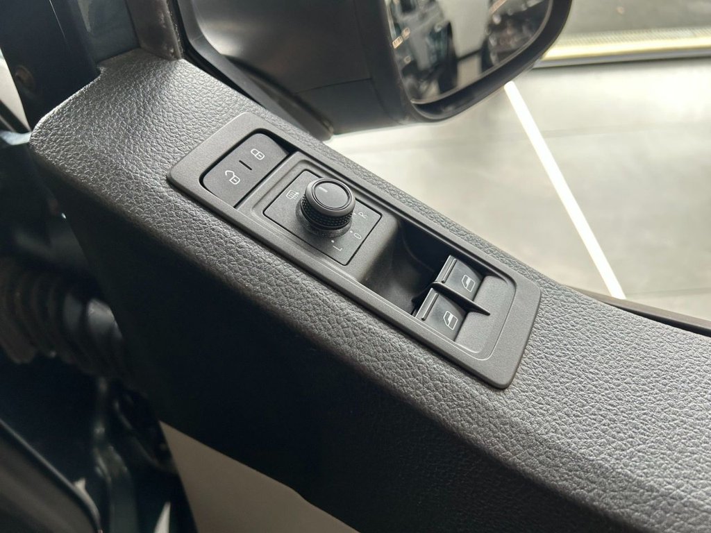 Used Volkswagen Transporter Shuttle 2019 for sale - 77764974: Photo 30