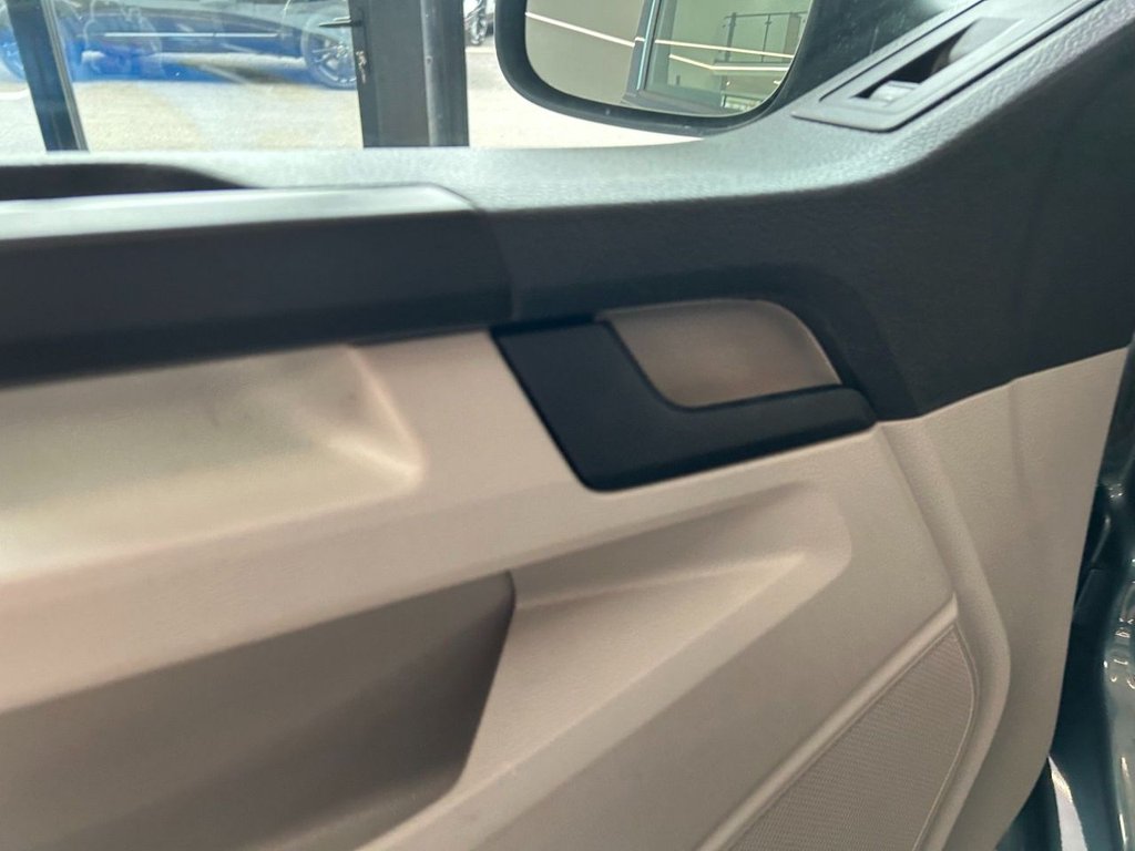 Used Volkswagen Transporter Shuttle 2019 for sale - 77764974: Photo 49