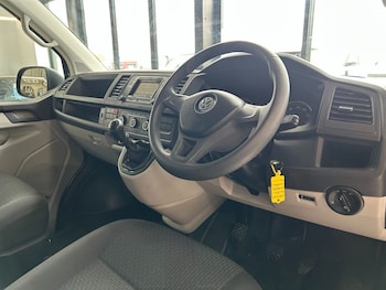 Used Volkswagen Transporter Shuttle 2019 for sale - 77764974: Photo