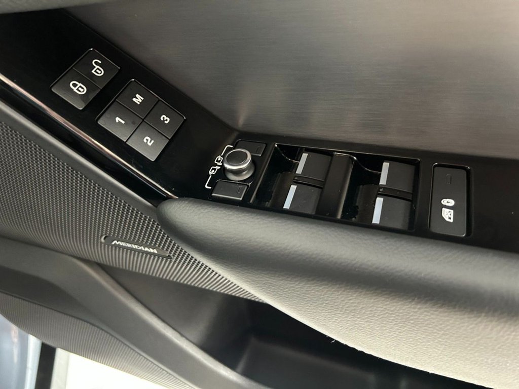 Used Land Rover Range Rover Velar 2018 for sale - 78123992: Photo 31