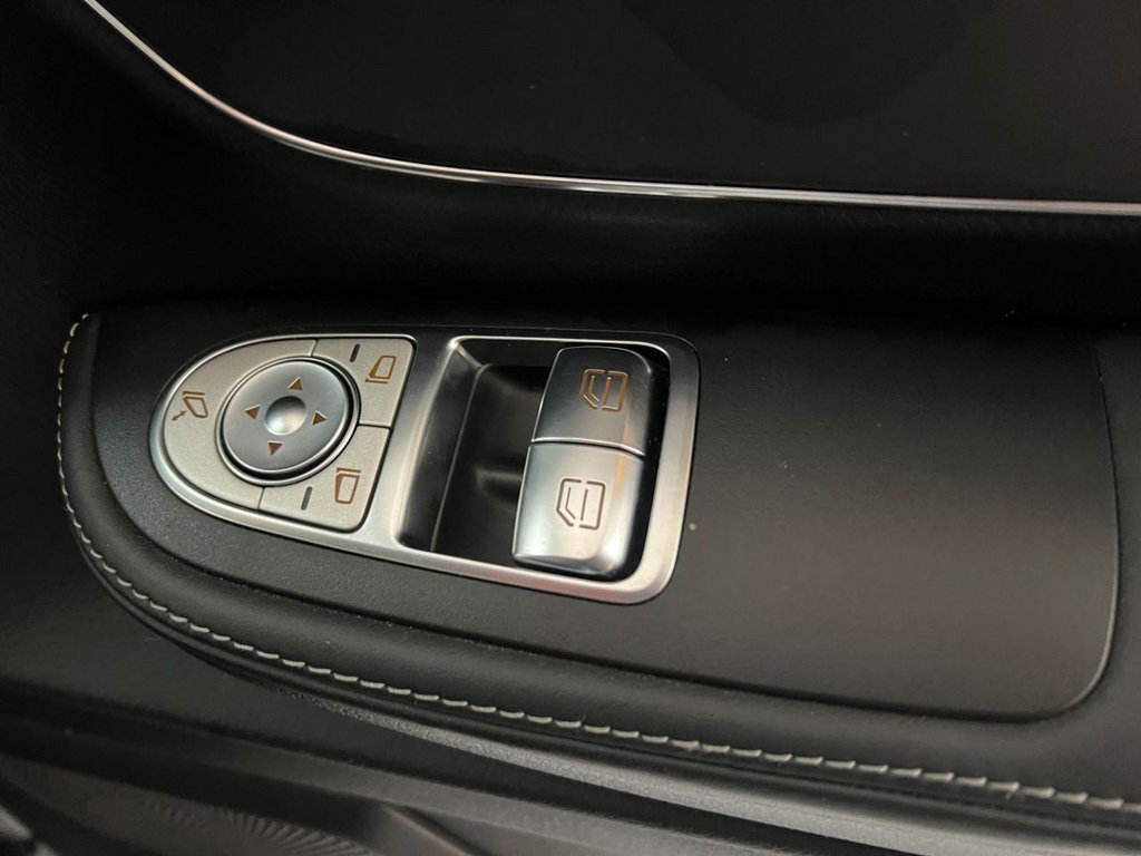 Used Mercedes-Benz V-Class 2016 for sale - 77421948: Photo 31