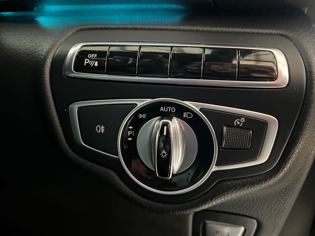 Used Mercedes-Benz V-Class 2016 for sale - 77421948: Photo 35