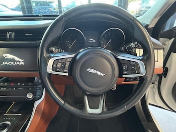 Used Jaguar XF 2018 for sale - 79103794: Photo