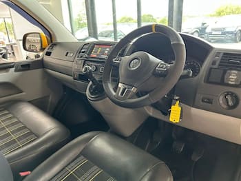 Used Volkswagen Transporter 2015 for sale - 79708355: Photo