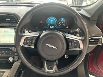 Used Jaguar F-Pace 2017 for sale - 79244707: Photo
