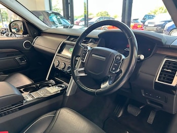 Used Land Rover Discovery 2018 for sale - 79166144: Photo