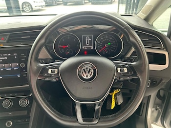 Used Volkswagen Touran 2018 for sale - 79046300: Photo