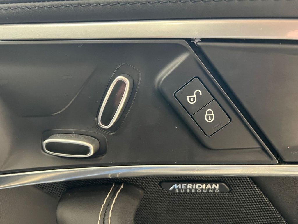 Used Jaguar F-Type 2017 for sale - 76855111: Photo 37