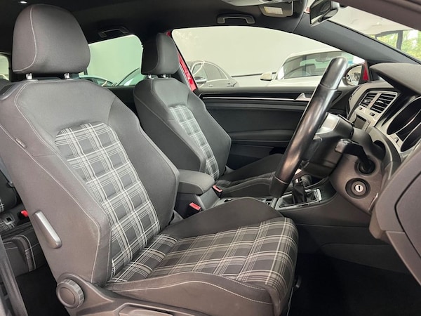 Used Volkswagen Golf 2014 for sale - 76235427: Photo 3