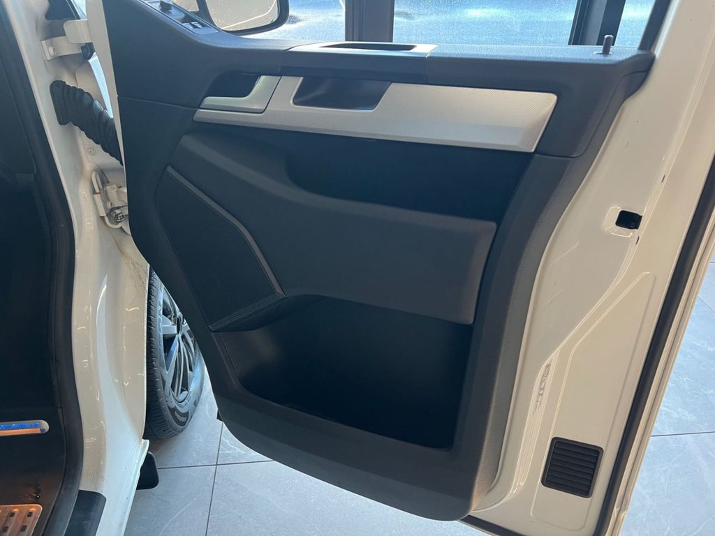 Used Volkswagen Caravelle 2016 for sale - 77121970: Photo 28