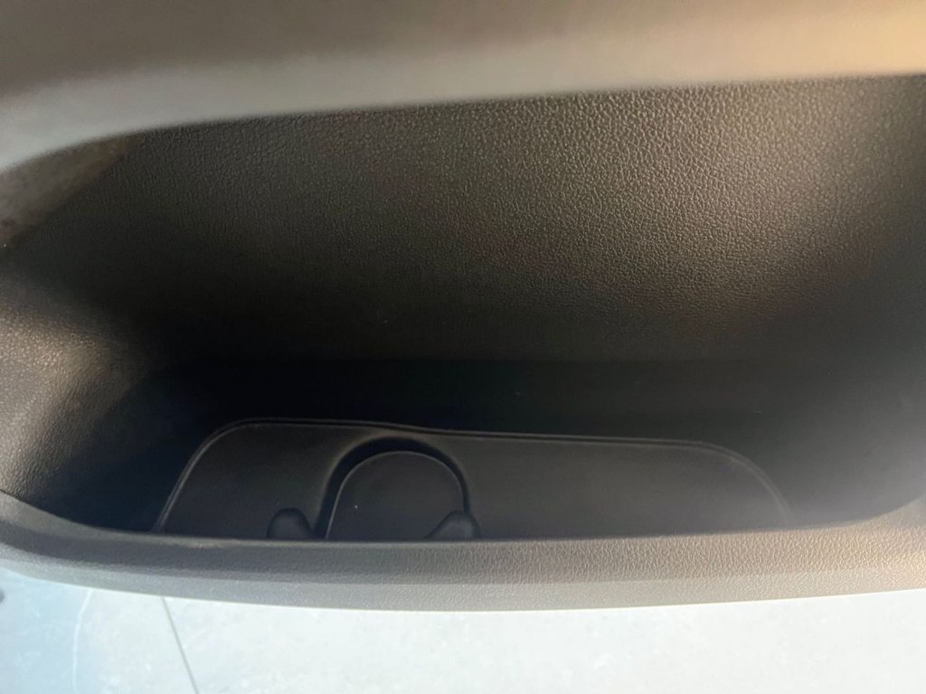 Used Volkswagen Caravelle 2016 for sale - 77121970: Photo 29