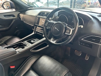 Used Jaguar F-Pace 2017 for sale - 79603679: Photo