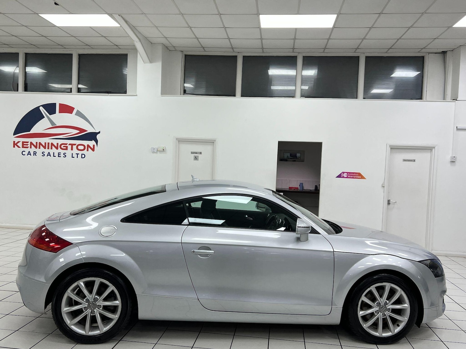 Used Audi TT 2011 for sale - 77203611: Photo 17