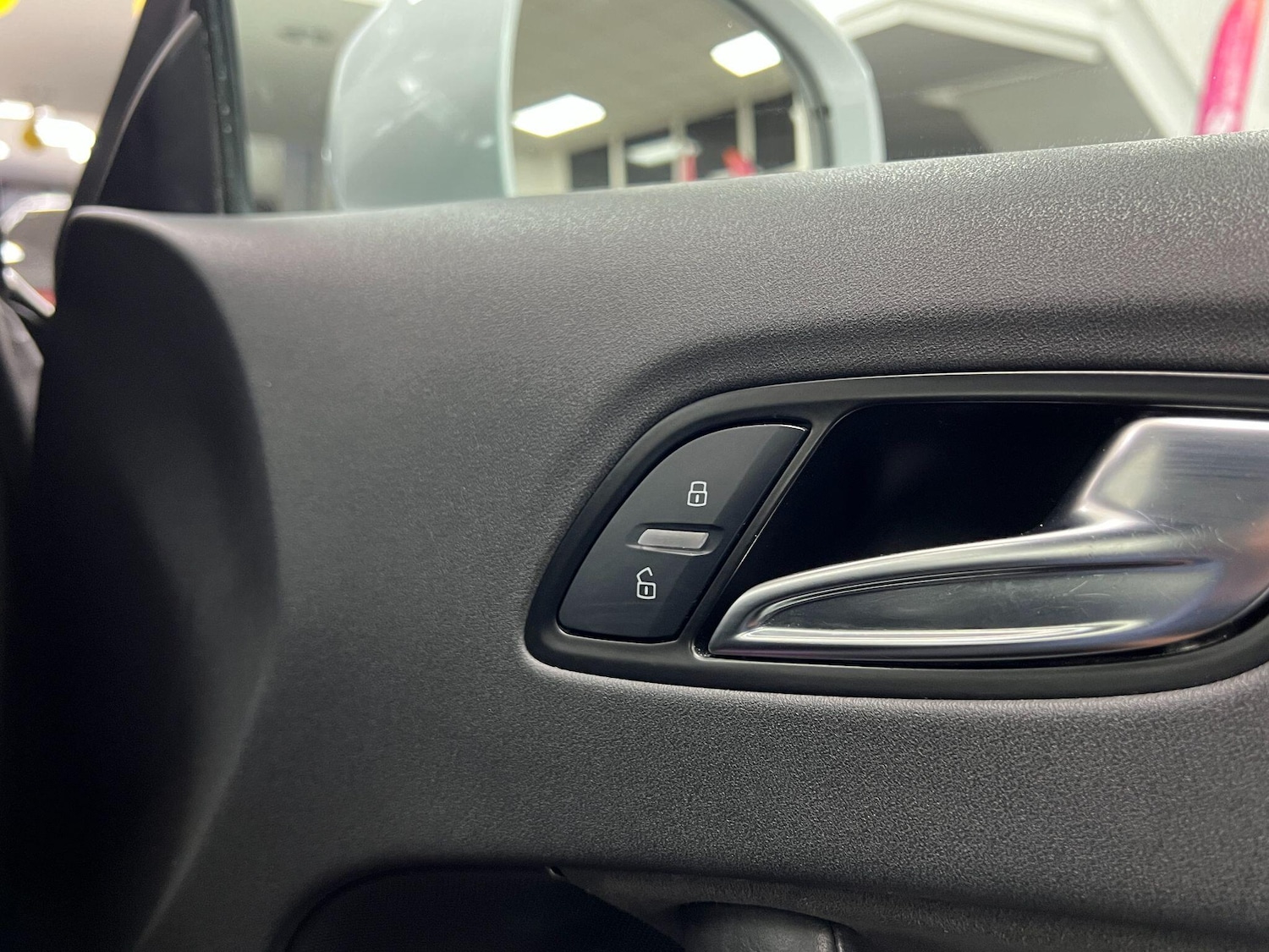 Used Audi TT 2011 for sale - 77203611: Photo 32