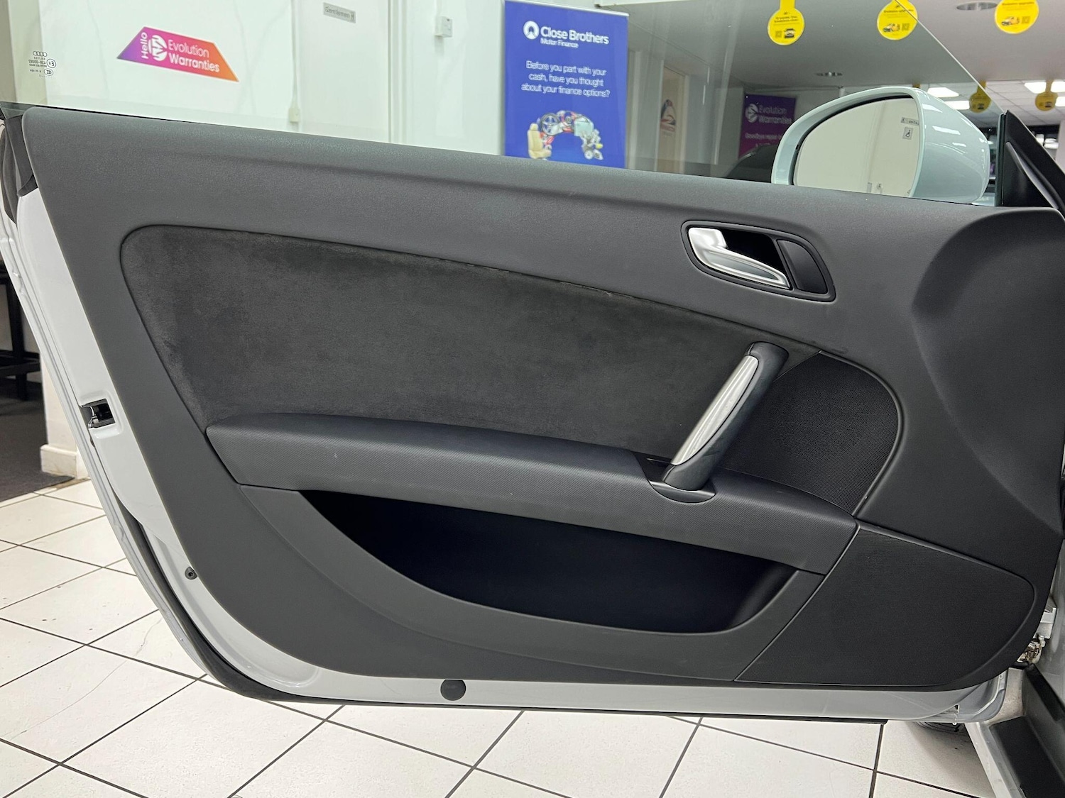 Used Audi TT 2011 for sale - 77203611: Photo 33