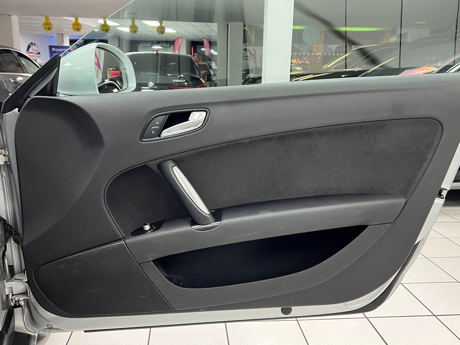 Used Audi TT 2011 for sale - 77203611: Photo 34